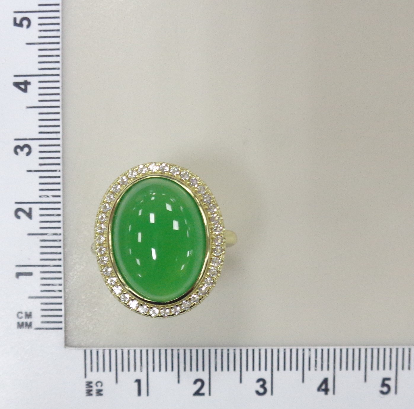 Серебряное кольцо с зеленым халцедоном